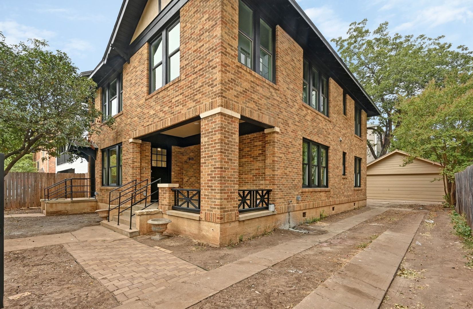 Austin House: 910 W. 22 1/2