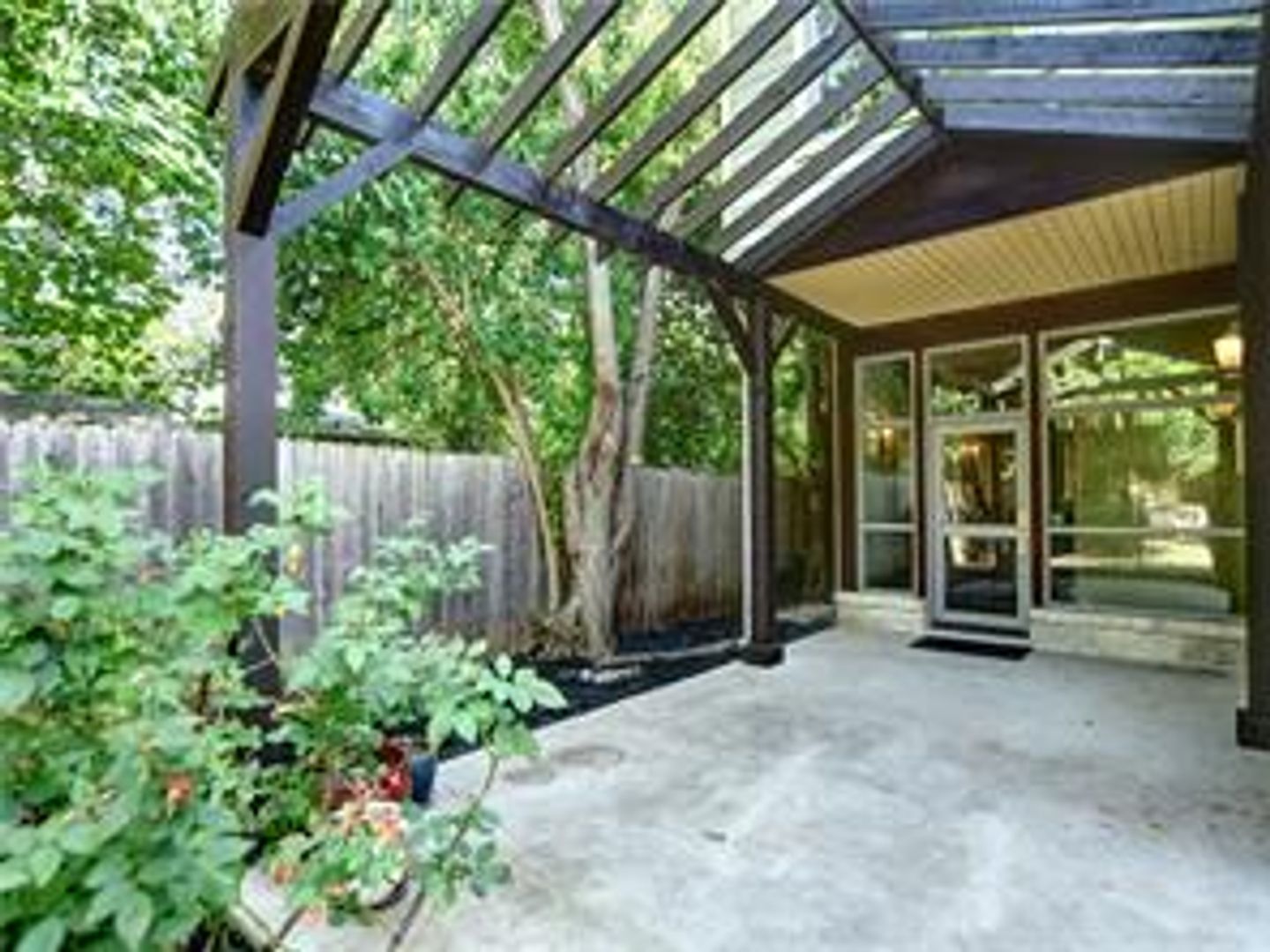 Austin Multiplex: 804  E 47th - #D