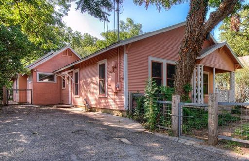 Gorgeous Hyde Park 7 bed House featuring flexible, updated floor plan. – photo 1