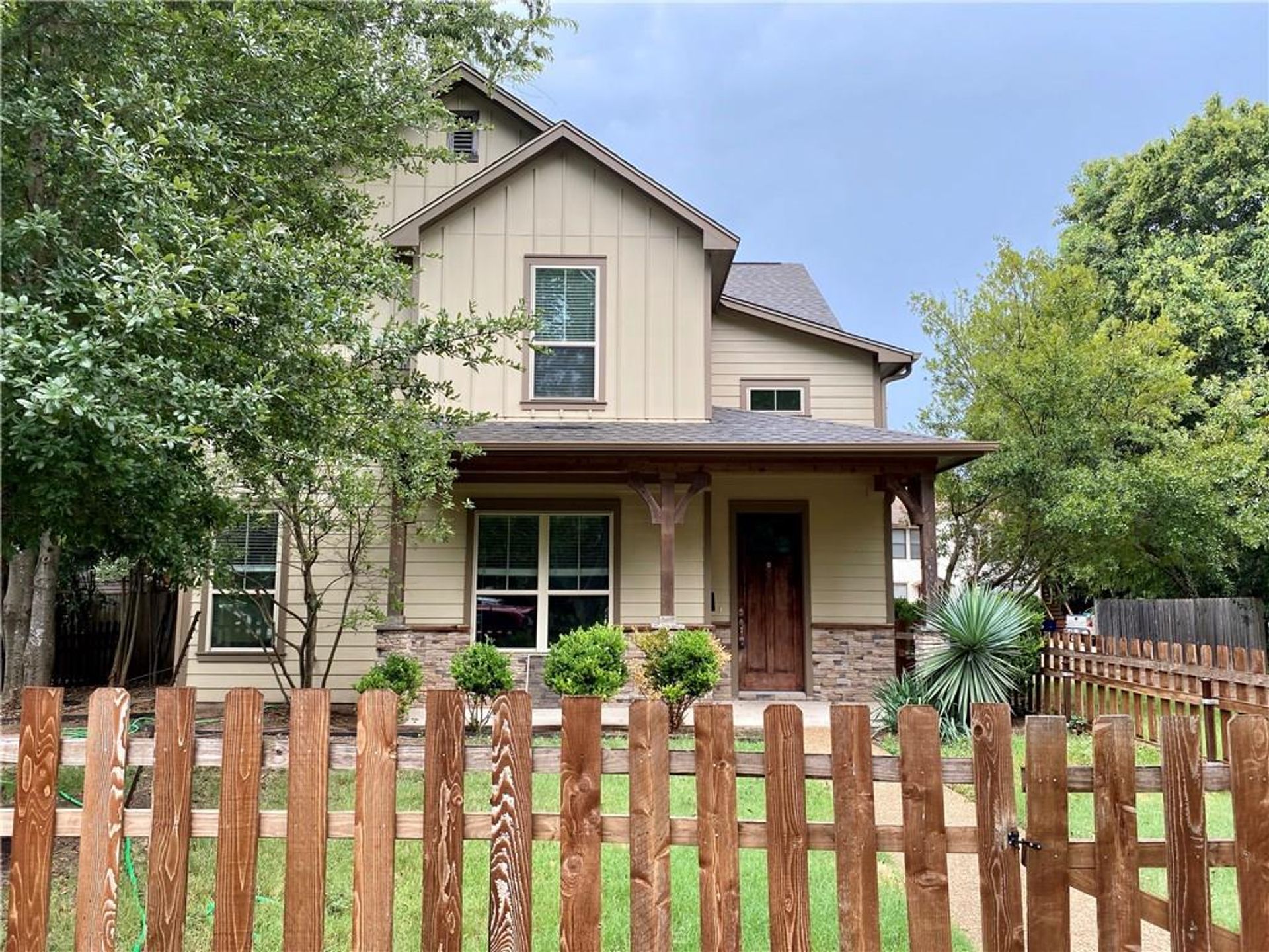 Austin Apartment: 807 E. 47th