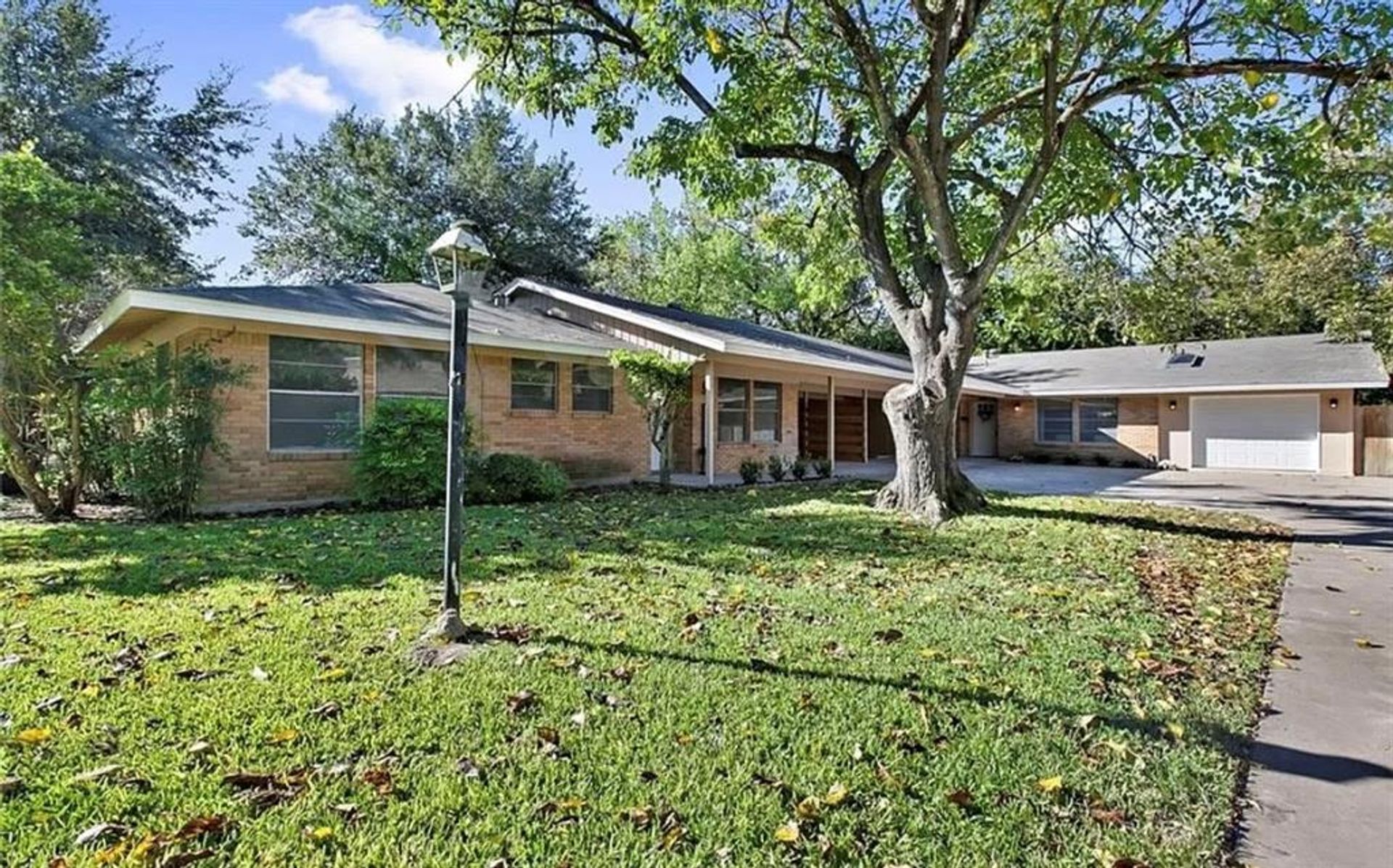 Austin Multiplex: 6110 Bullard - #A