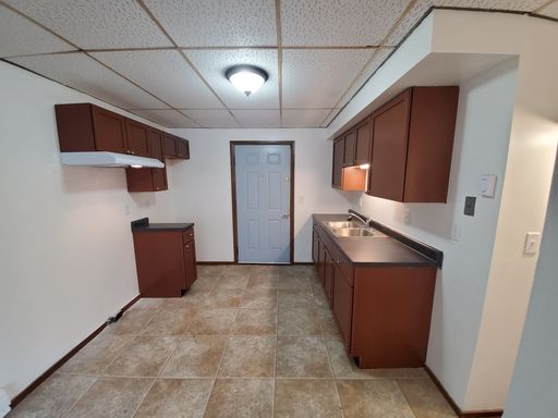 2 bedroom 1 bathroom Unit come see it today!