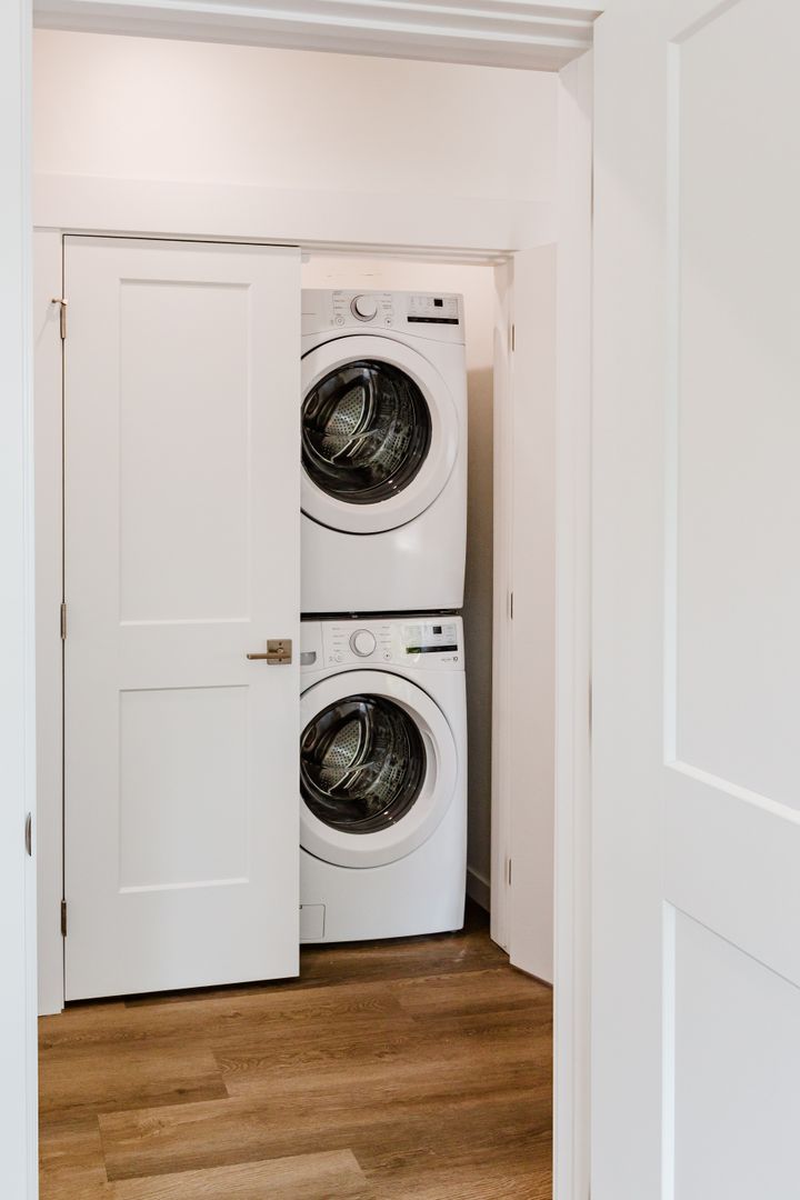 Boise Apartment: 1805 W. Overland Rd.