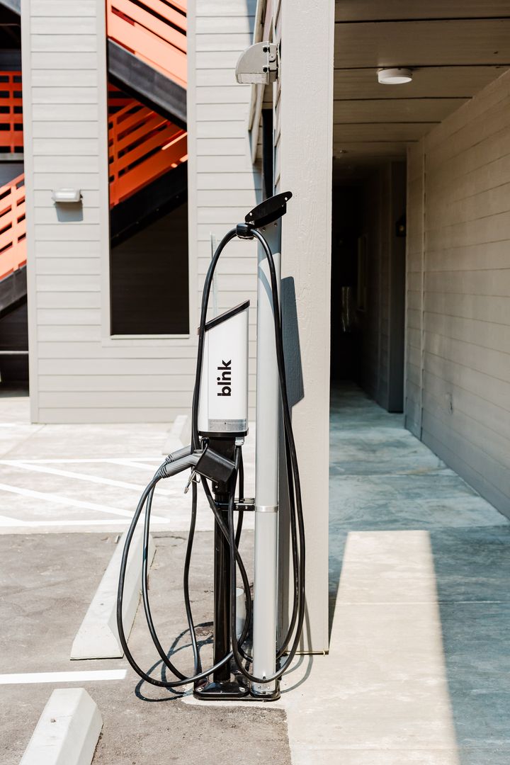 Boise Apartment: 1805 W. Overland Rd.