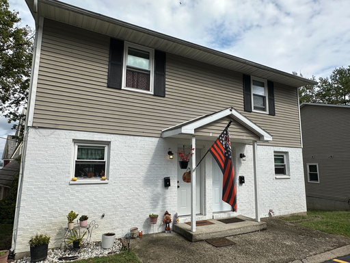Newly Renovated 2 Bedroom Townhomes with Stunning Ohio River Views – Aurora, IN