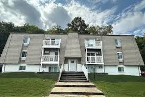 Newly Renovated 2 Bedroom Apartments with Stunning Ohio River Views – Aurora, IN