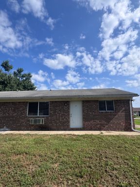 Renovated One Bedroom! – photo 1