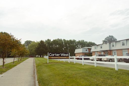 Spacious, Newly Renovated Living at Carter West Apartments & Townhomes – photo 1