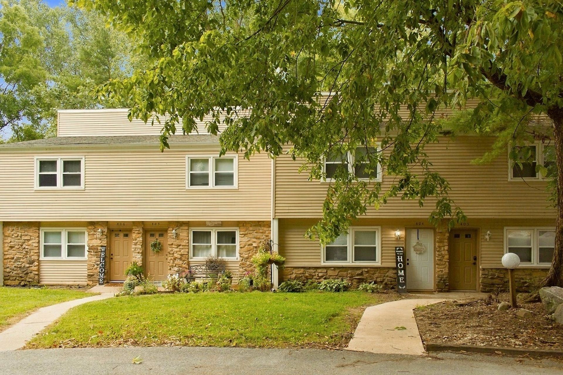 Kokomo Apartment: 300 E 261 S