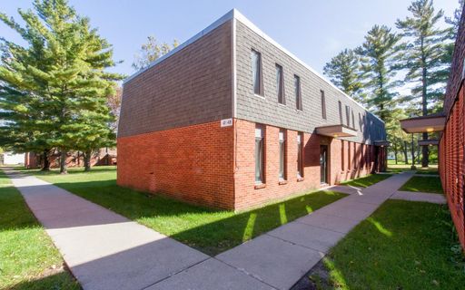 Half Month FREE!! Spacious 1 Bedrooms in West Ames!
