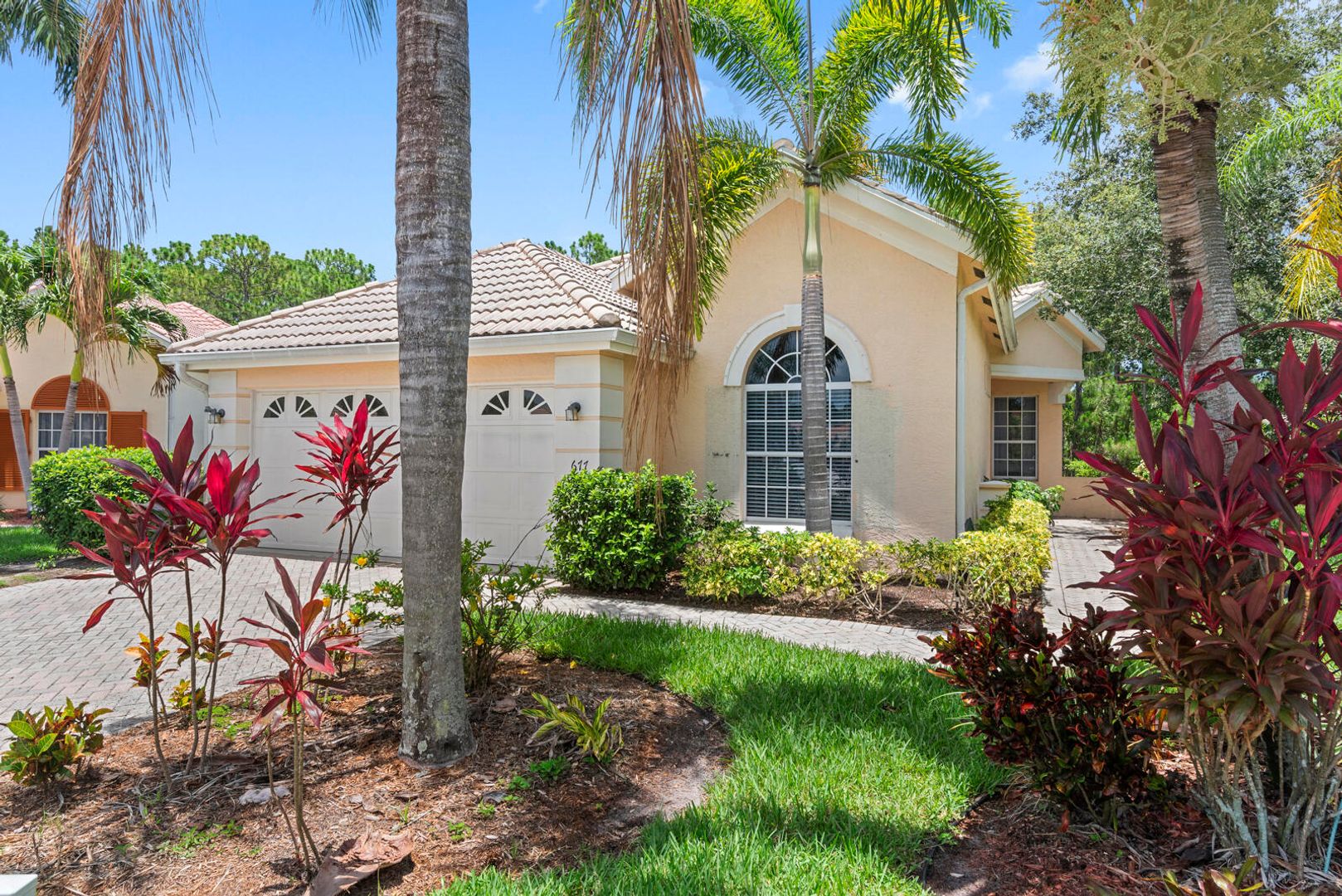 PORT ST LUCIE House: 677 SW ANDROS CIR