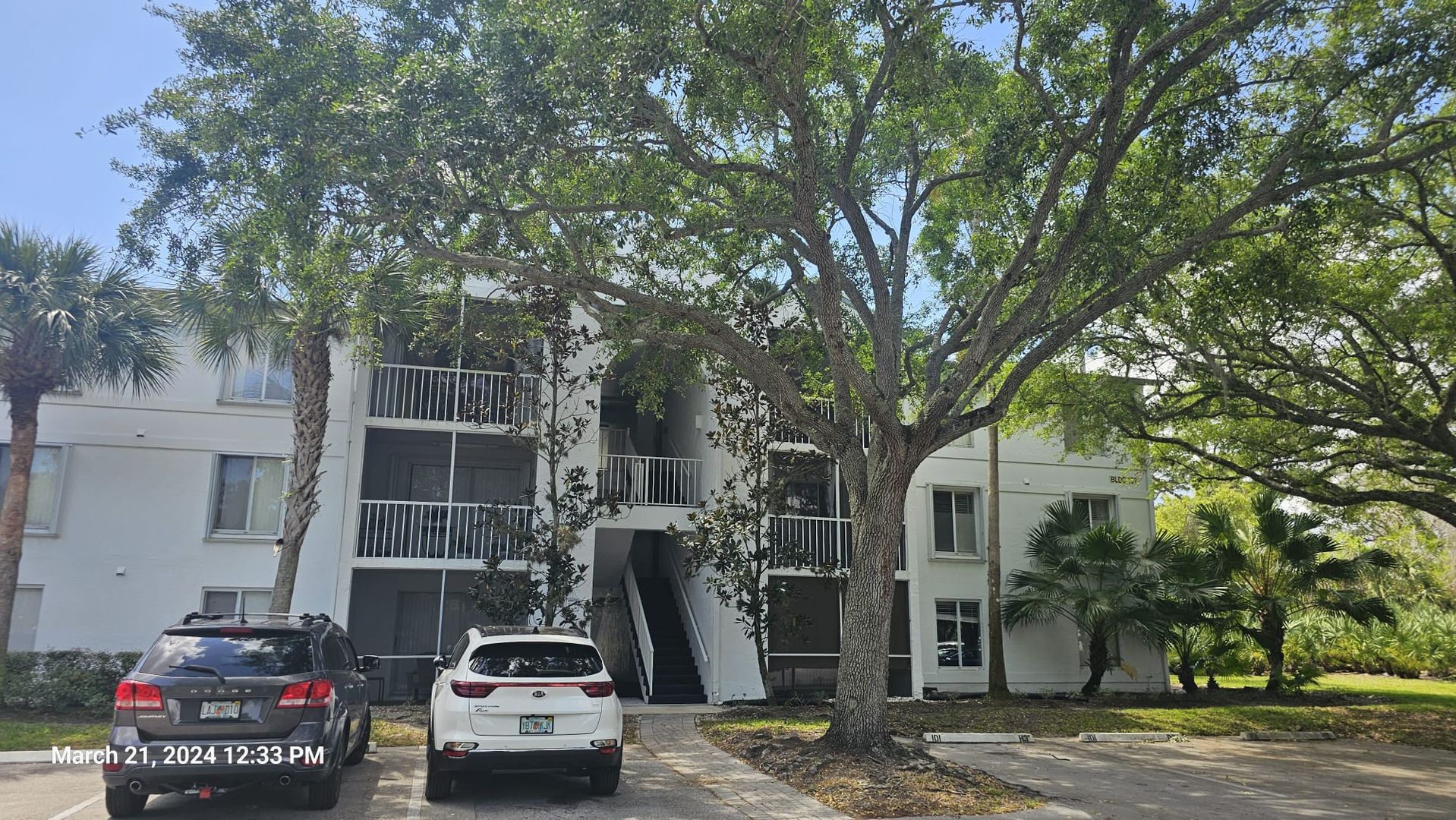 *** Charming Condo Waterfront Community Unit is 2BR/2BA Screened Balcony*** 