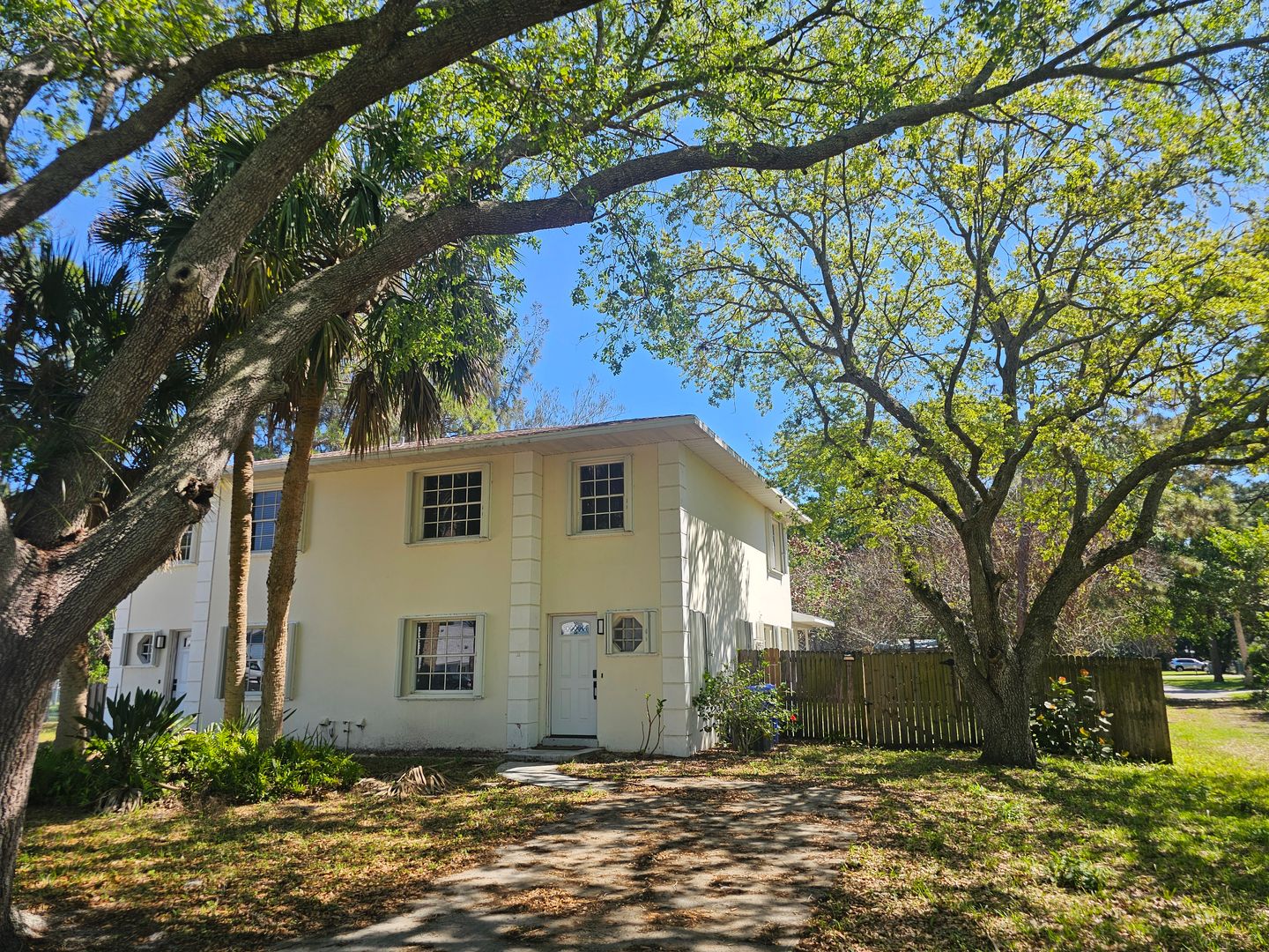 Vero Beach Apartment: 1406 36th Ave