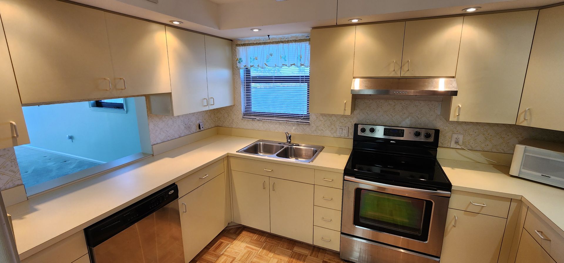 4260 SE 20TH PL APT 208 4 of 12