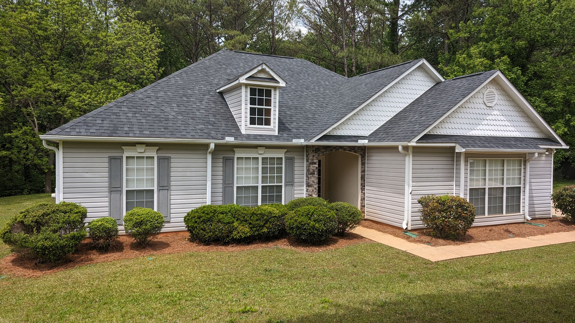 LaGrange House: 105 Foxdale Dr