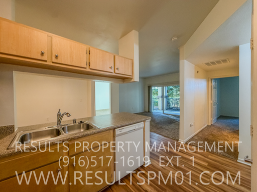 Lovely Gardens - Downstairs 2 Bedroom 2 Bath Condo – photo 1