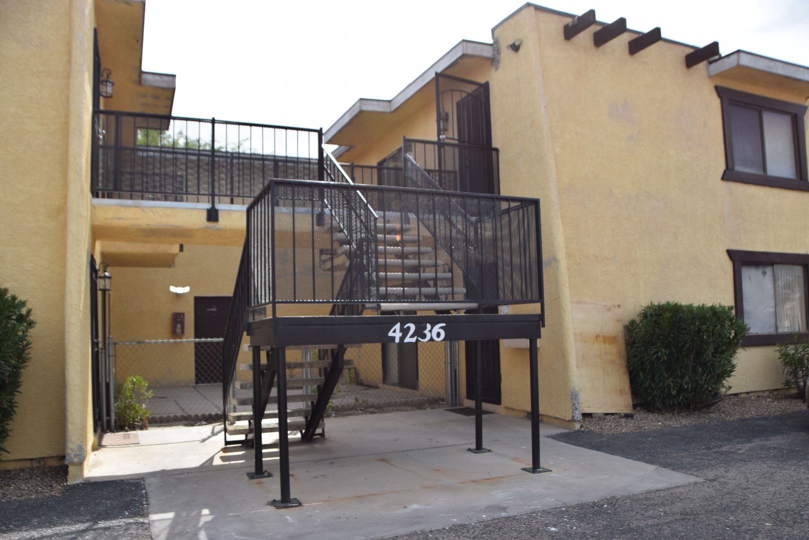 LAS VEGAS Apartment: HENNYPLEX UNITS