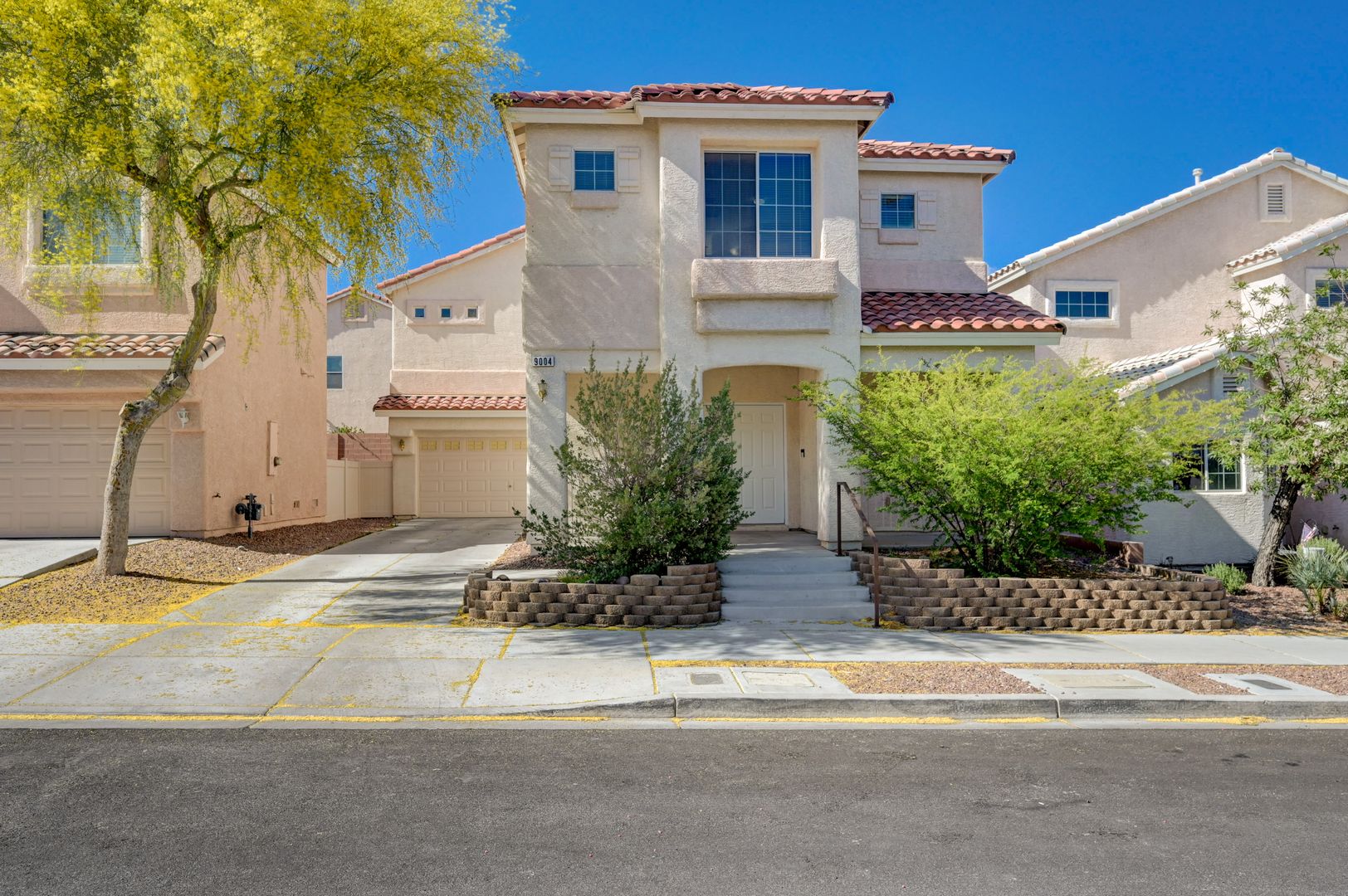 LAS VEGAS House: 9004 SNOWTRACK AVE