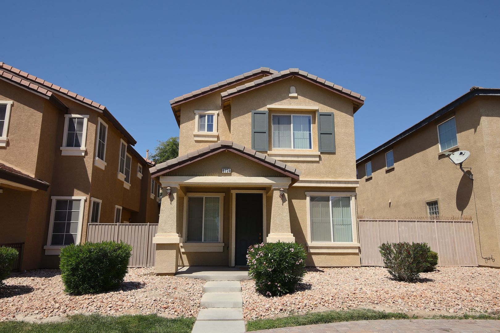 N LAS VEGAS House: 5739 ANCIENT AGORA STREET