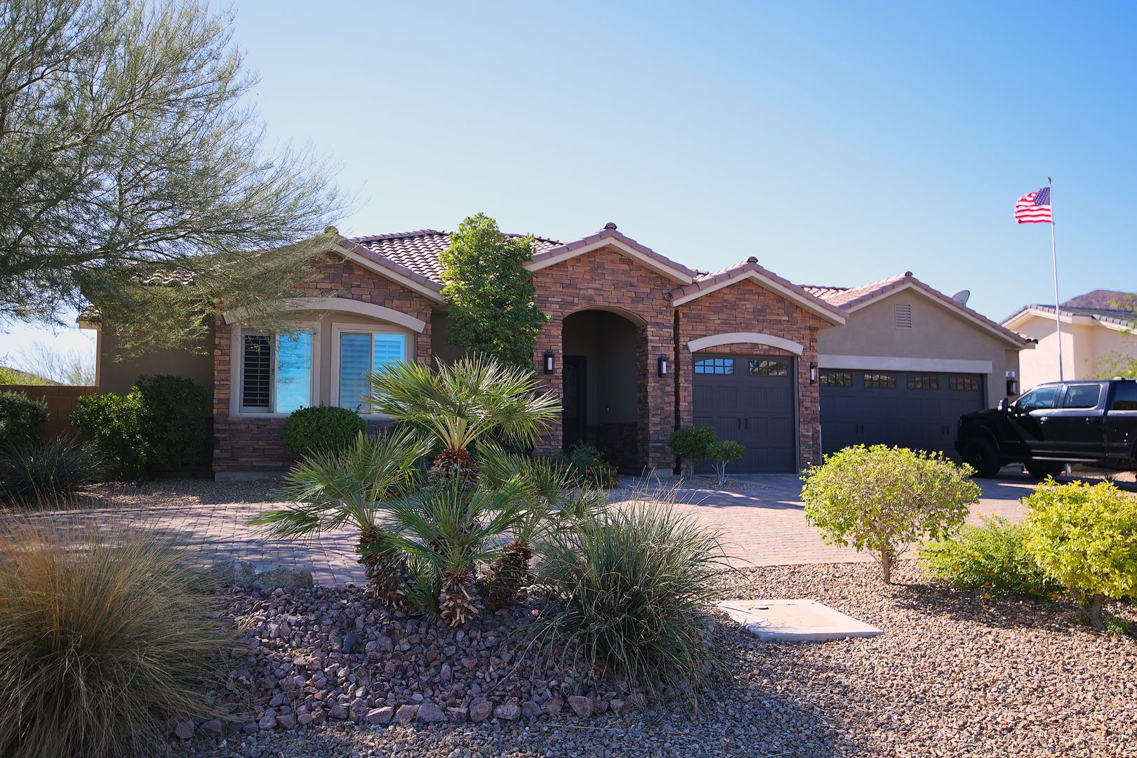 HENDERSON House: 421 FOXHALL RD