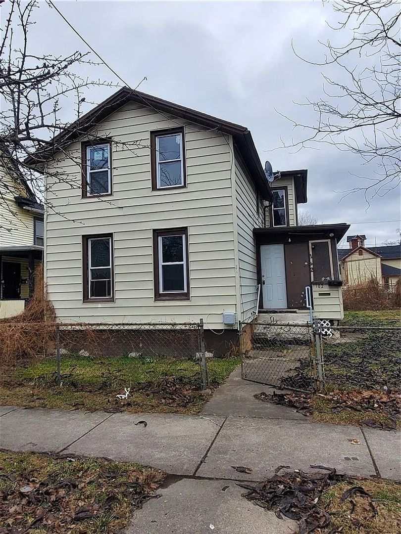 Rochester Apartment: 102 Jefferson Ave