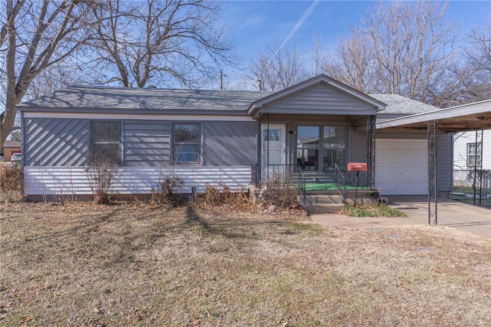 Del City House: 2333 Eagle Dr