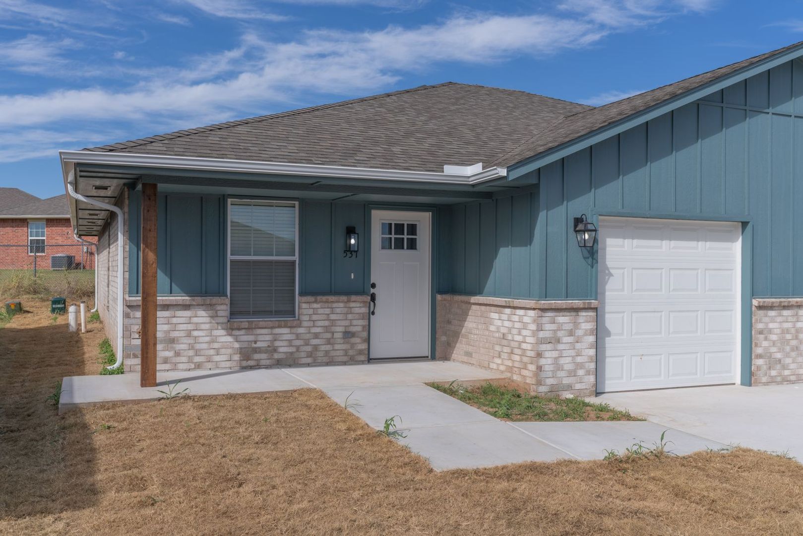 Newcastle House: 537 Parkhill Circle