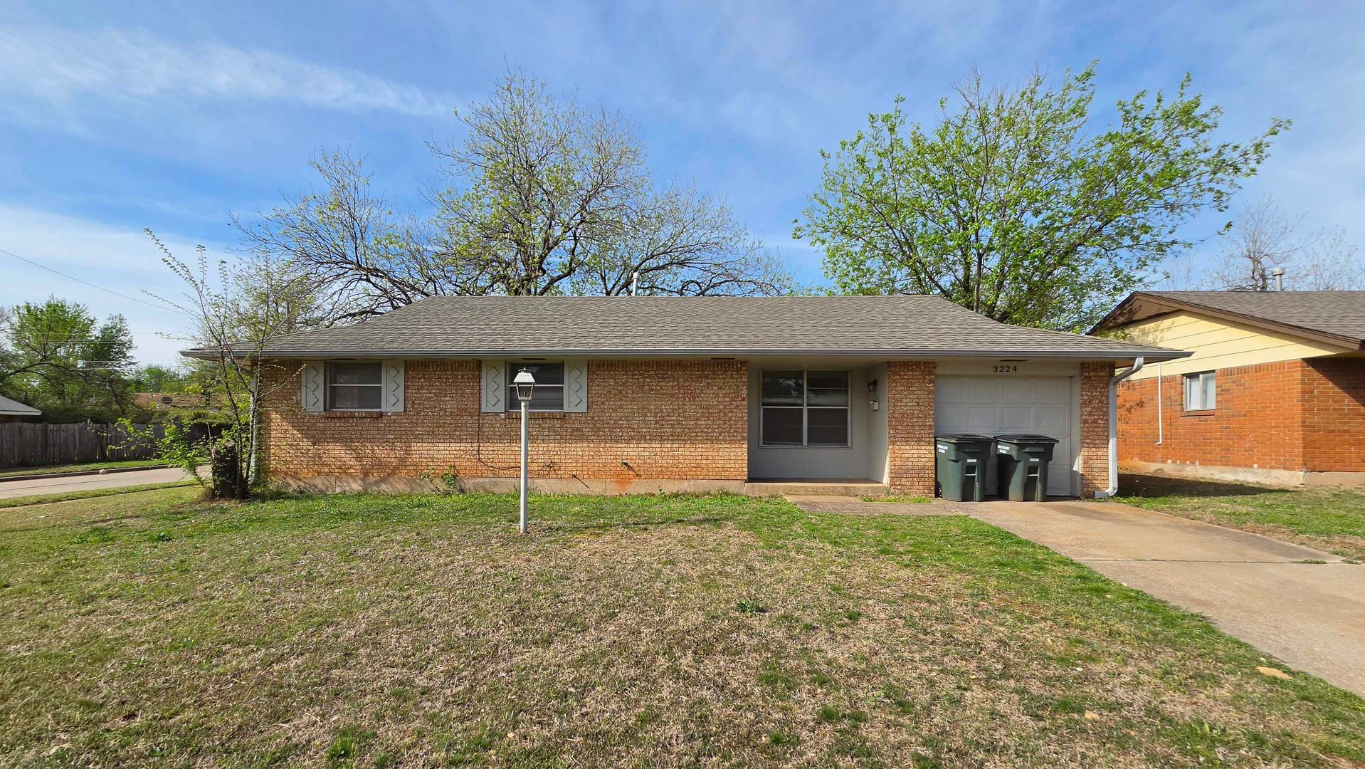 Del City House: 3224 Lazy Ln