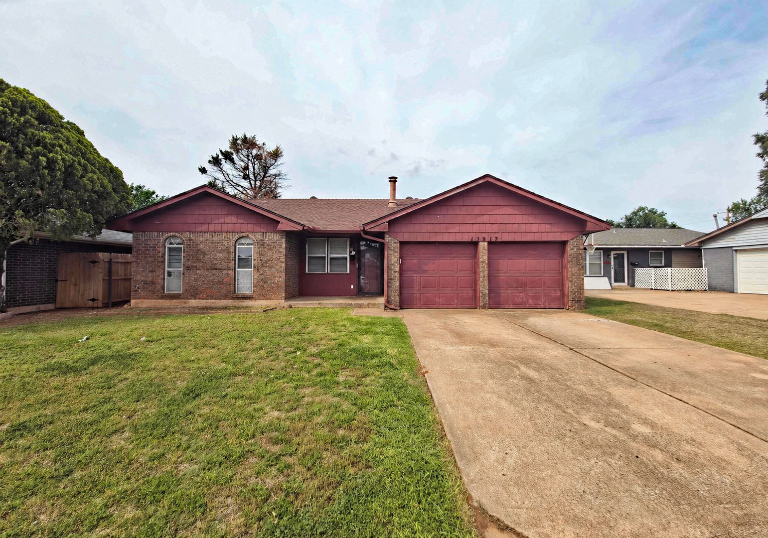 Edmond House: 13917 N Everest Ave