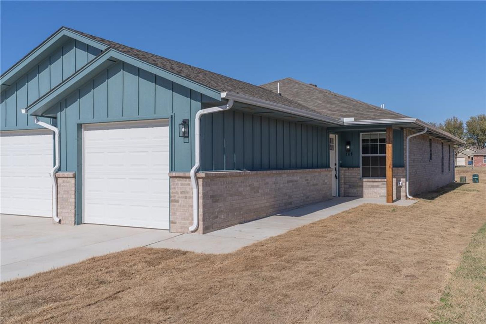 Newcastle House: 787 NE 4th St