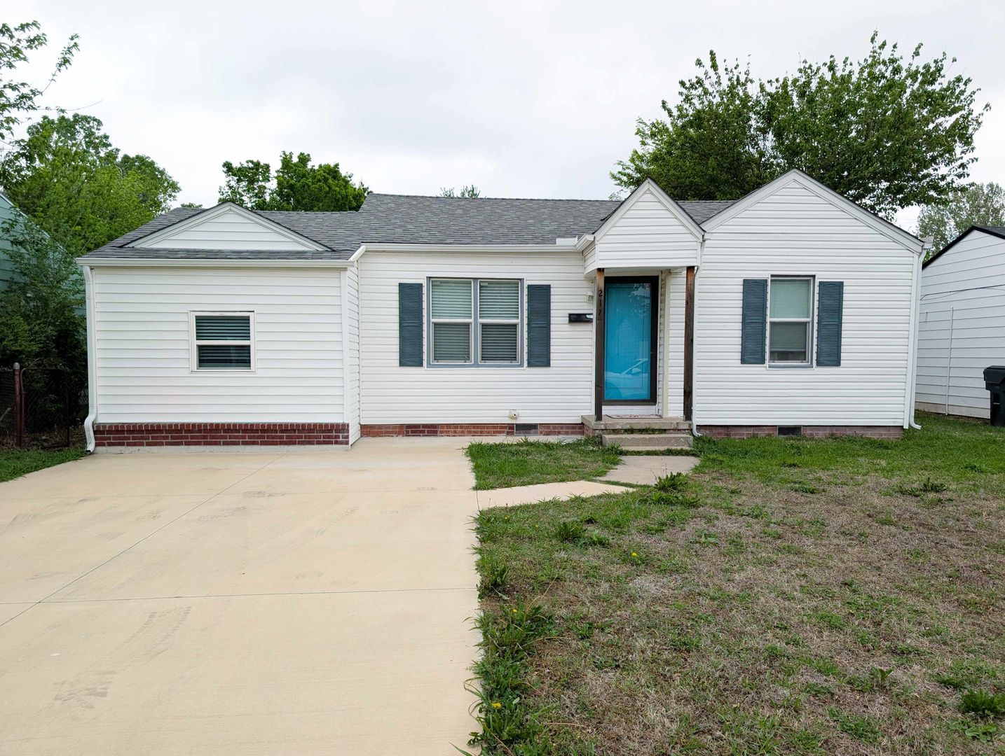 Oklahoma City House: 217 E Douglas Dr