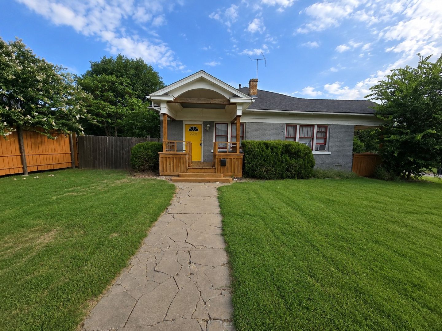 Oklahoma City House: 2203 N Barnes Ave