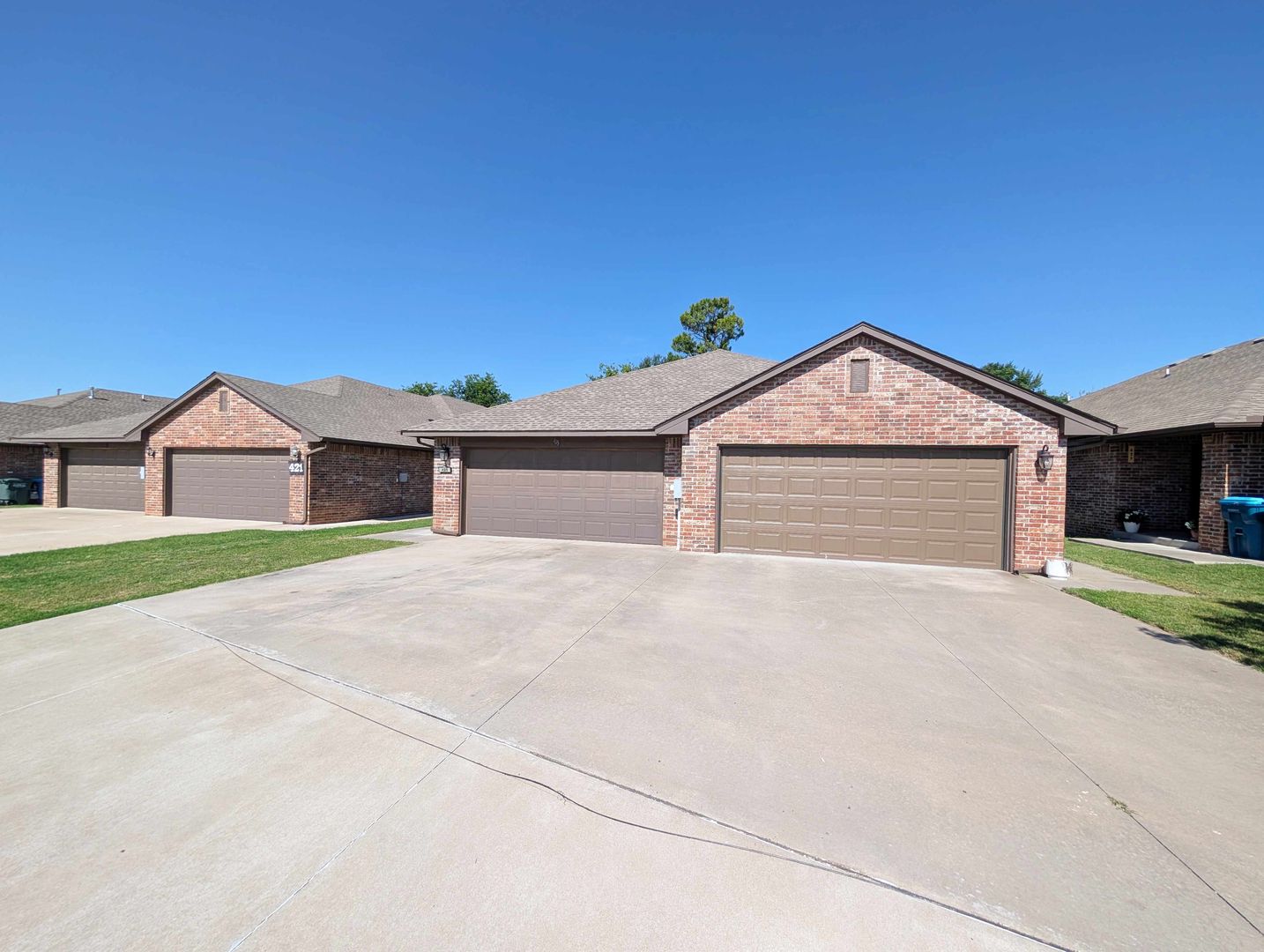 Edmond House: 425 Chalk Hill