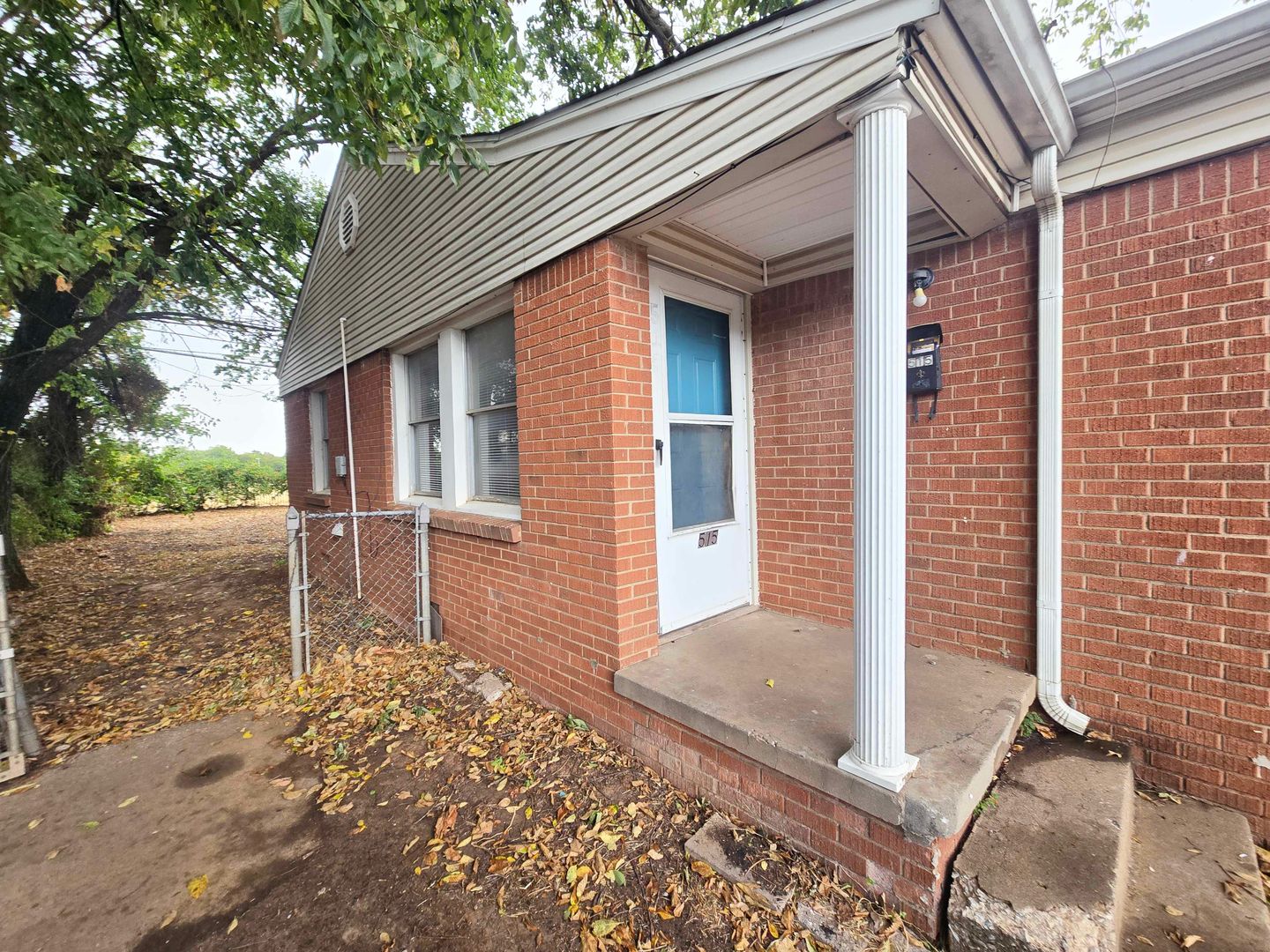 Midwest City House: 515 E Indian Drive
