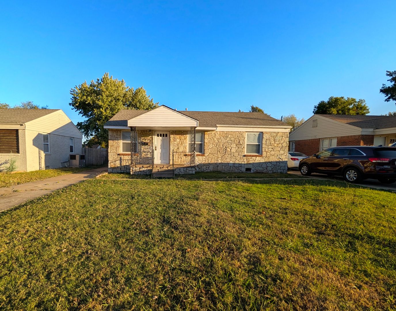 Oklahoma City House: 221 E Myrtle Dr