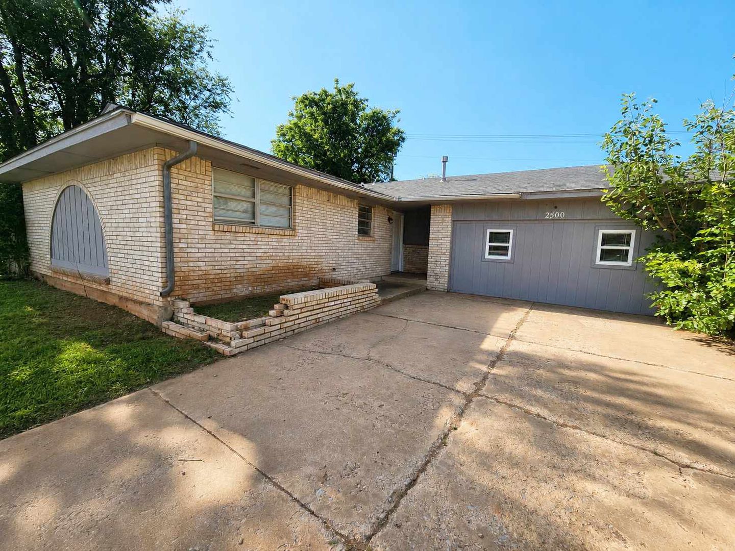 Oklahoma City House: 2500 SE 51st St