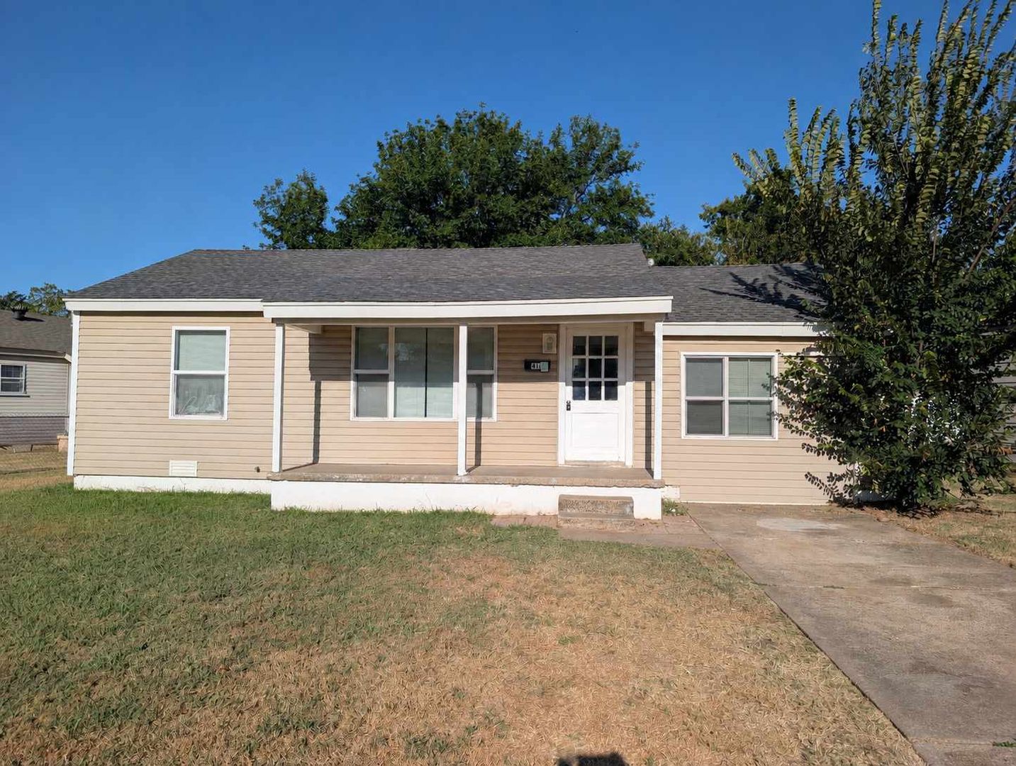 Midwest City House: 416 E Jarman Dr