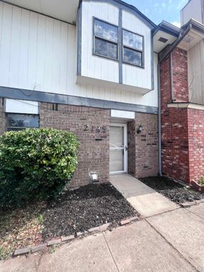 Comfortable Living in a Convenient Location – photo 1