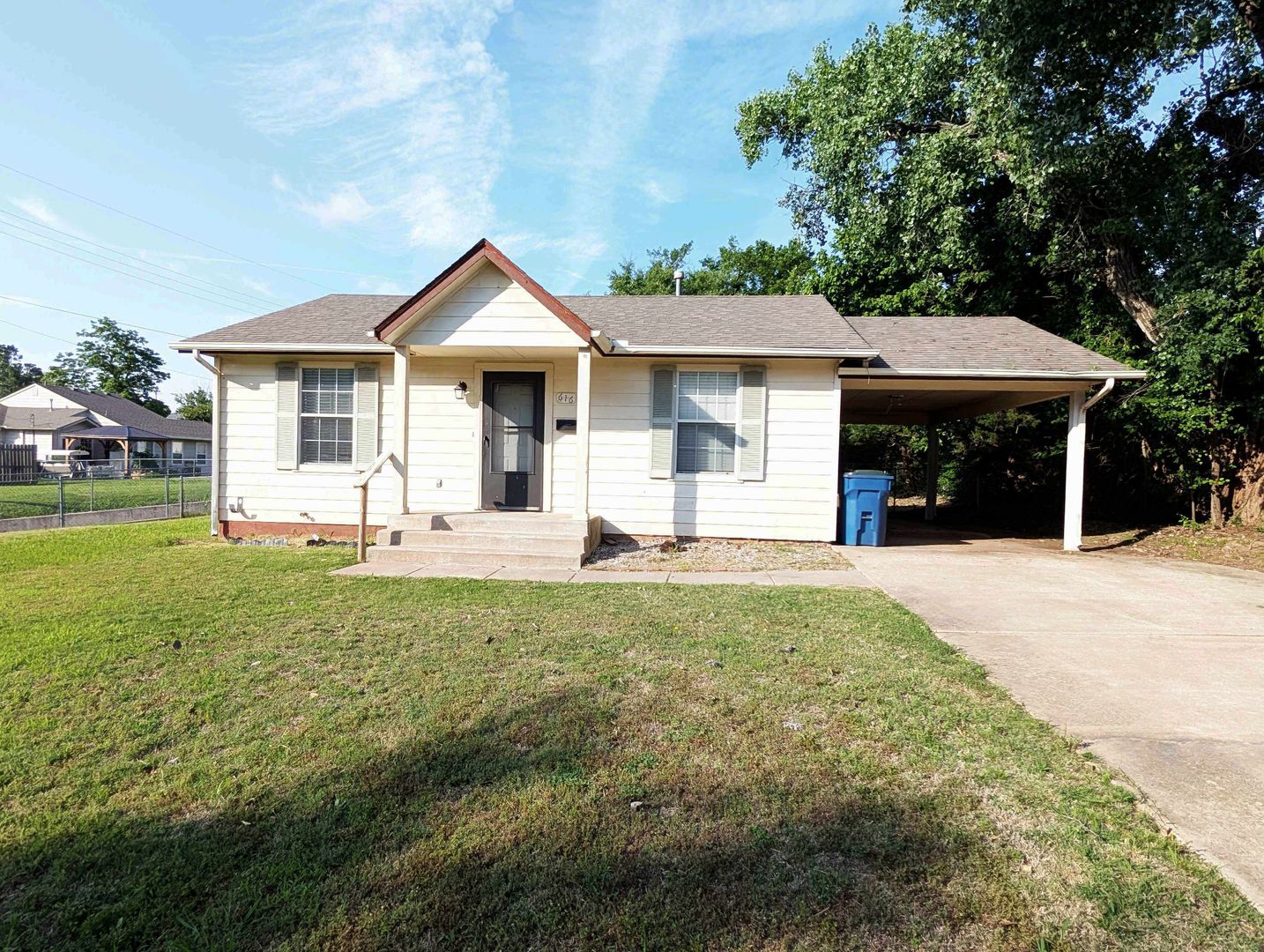 Midwest City House: 616 Lions Park Pl