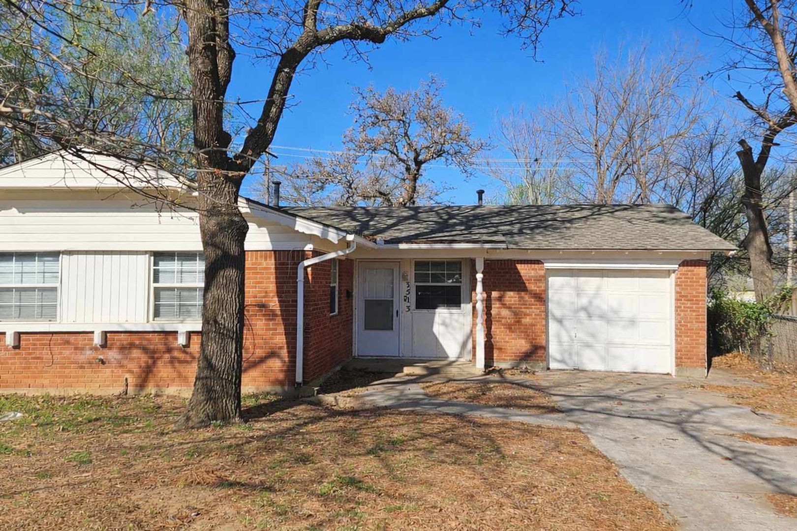 Midwest City House: 3513 Parkwoods Ln