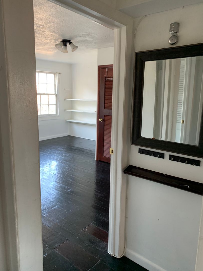 Baltimore Apartment: 9 East Read Street