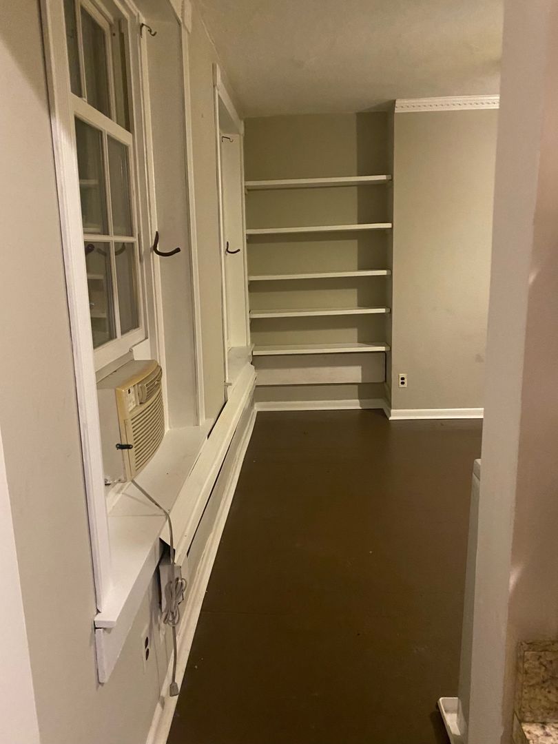 Baltimore Apartment: 9 East Read Street