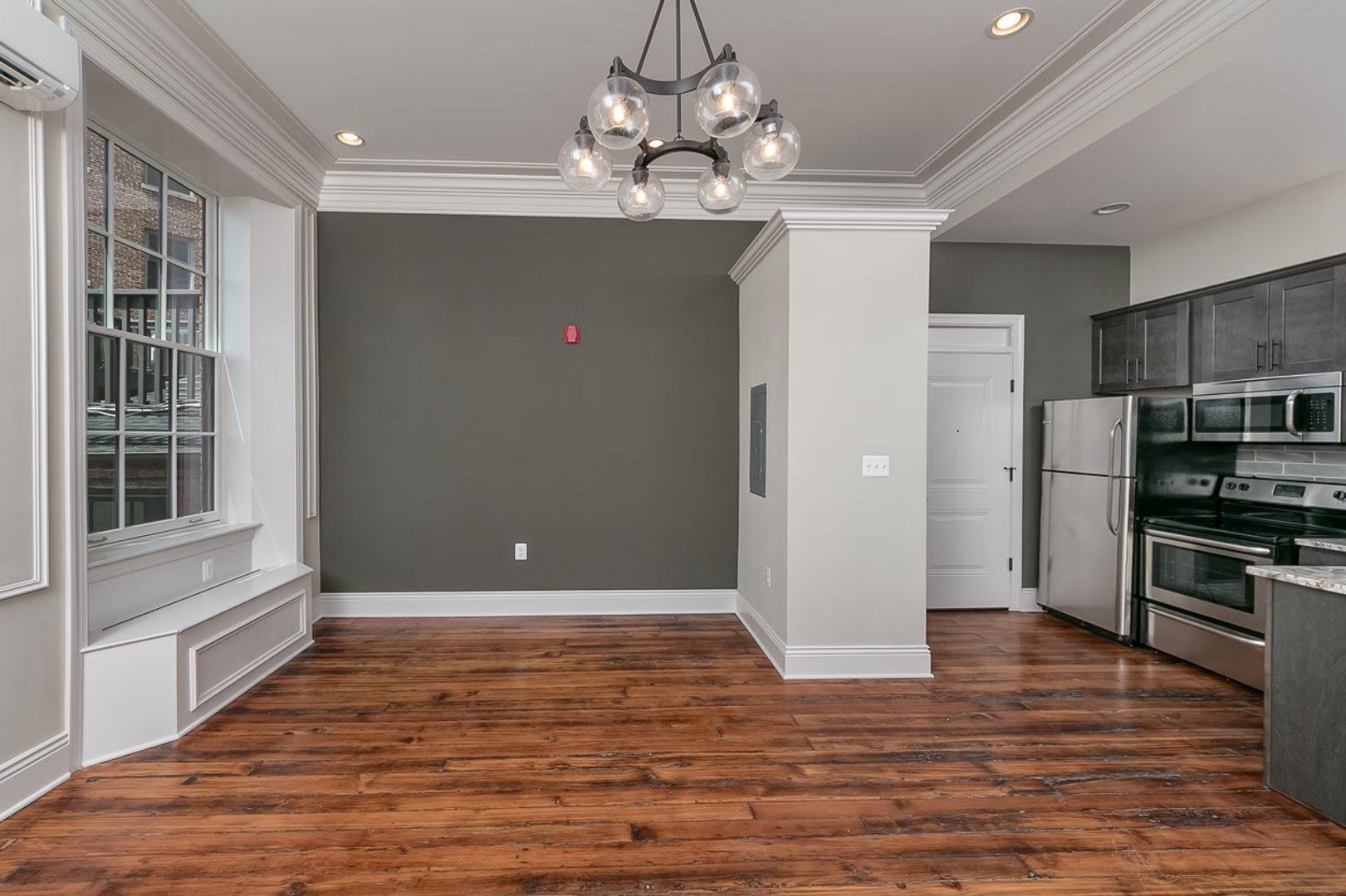 Baltimore Apartment: 814 Cathedral Street