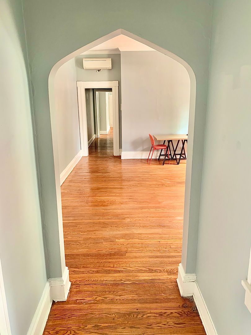 Baltimore Apartment: 24 East Madison Street