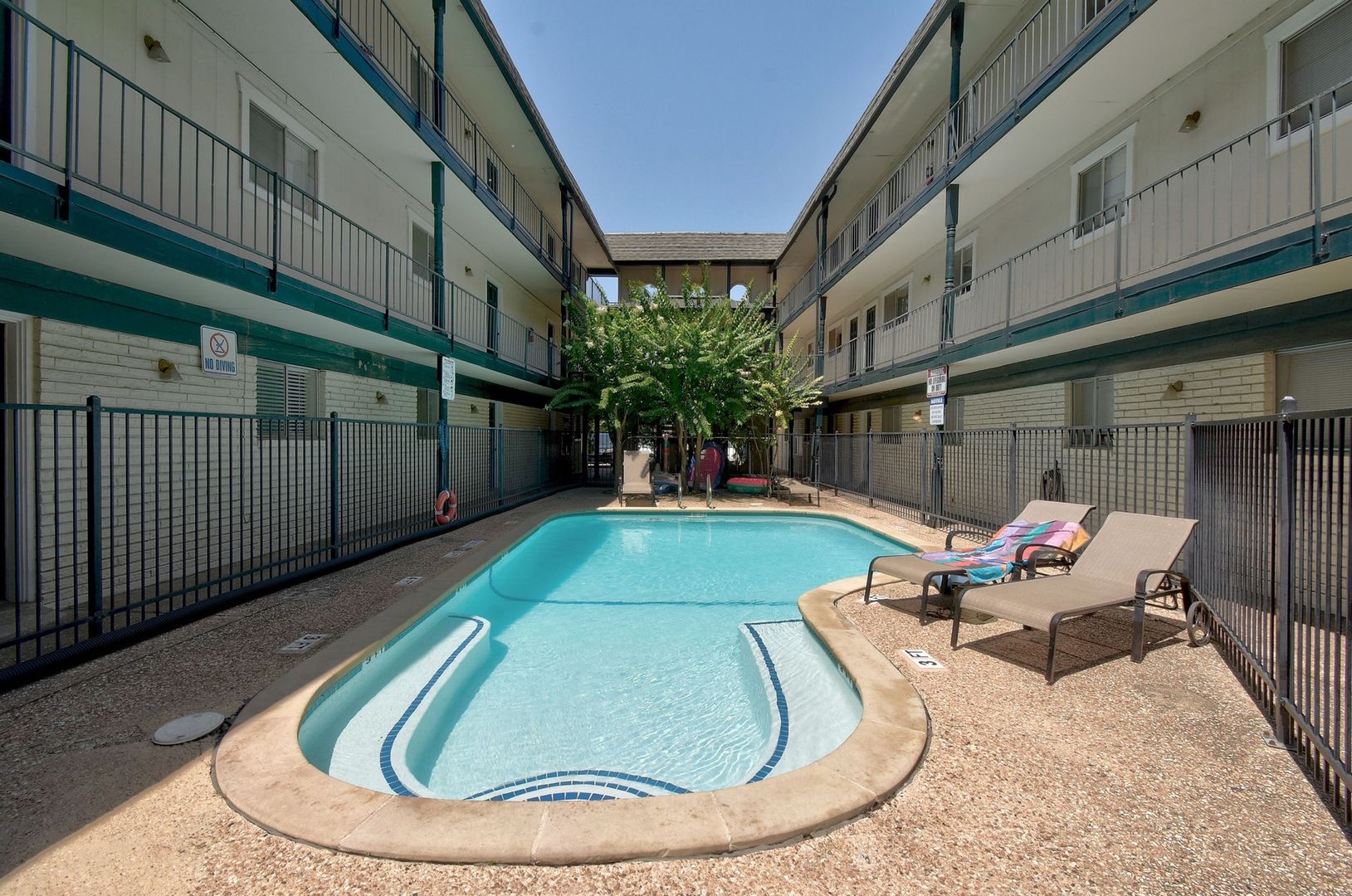 Austin Apartment: 1725 Toomey Rd