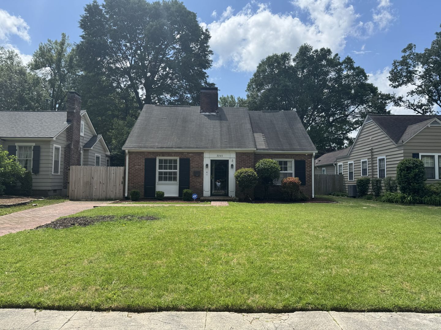 Memphis House: 3245 Overland Place