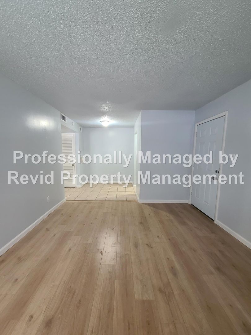 Memphis Apartment: 4651 Royal Ridge Dr.