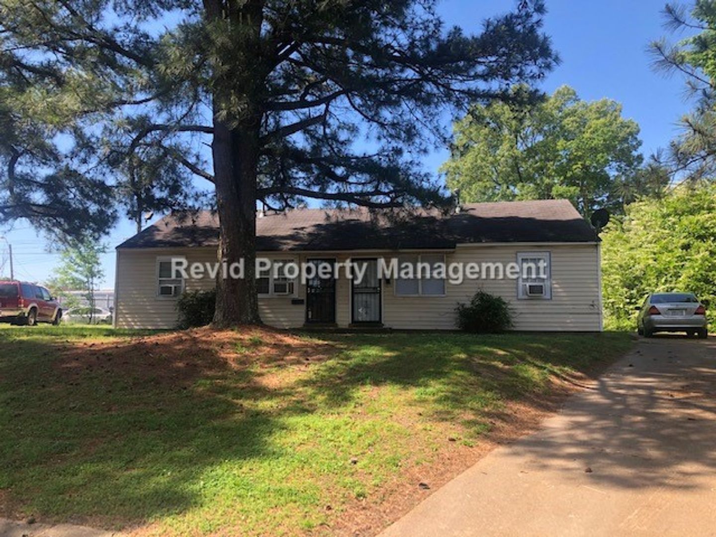 Memphis Apartment: 1490 Lamar Cove