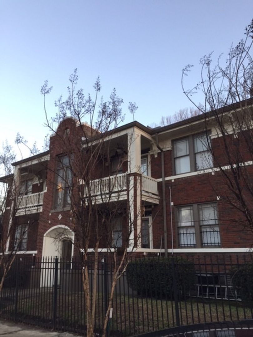 Memphis Apartment: 1353 Vance