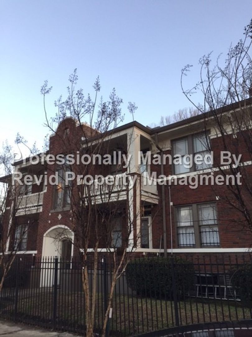 Memphis Apartment: 1353 Vance